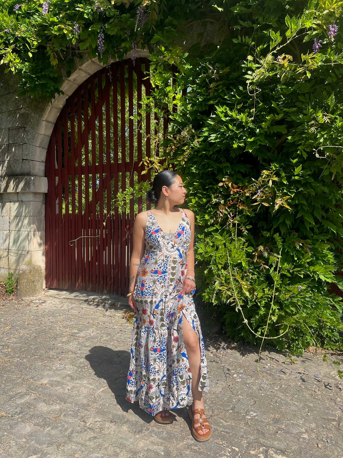 Robe longue fendue à motifs bleus Sayan