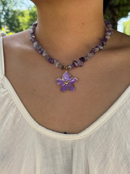 Collier pierre améthyste et fleur lilas Charoen