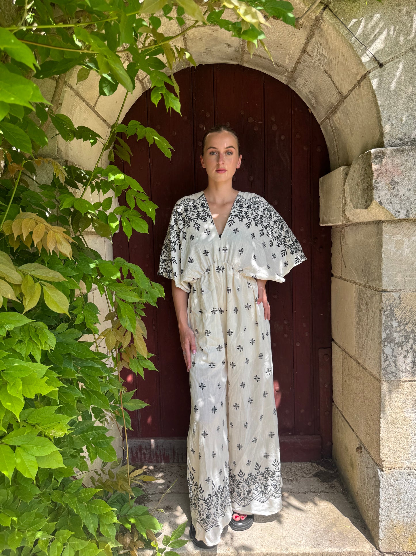 Combinaison pantalon noire et blanche à motifs Pichai