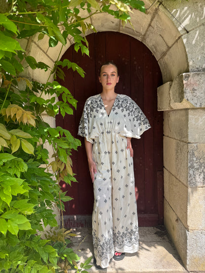 Combinaison pantalon noire et blanche à motifs Pichai