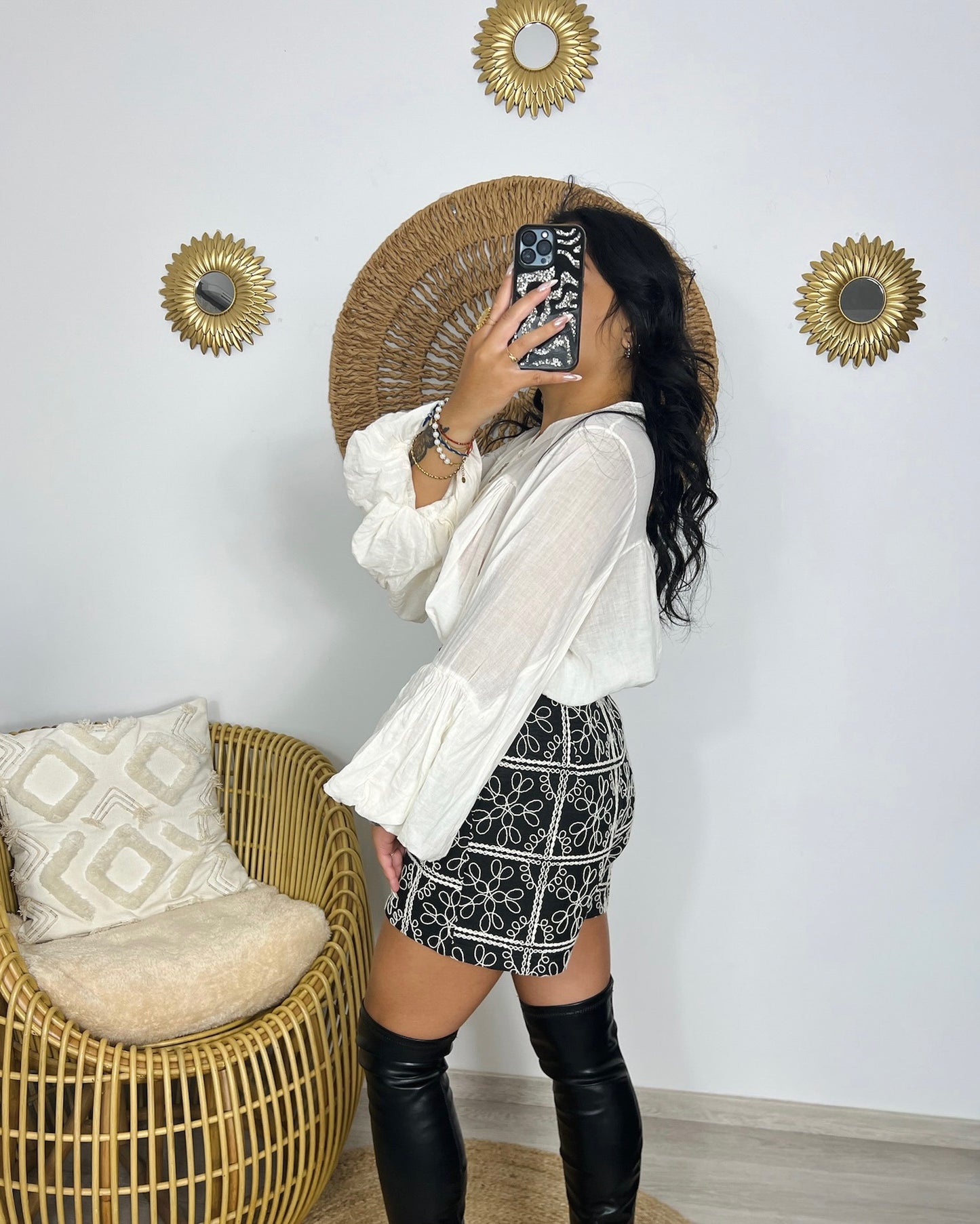 SHORT PRAJUK