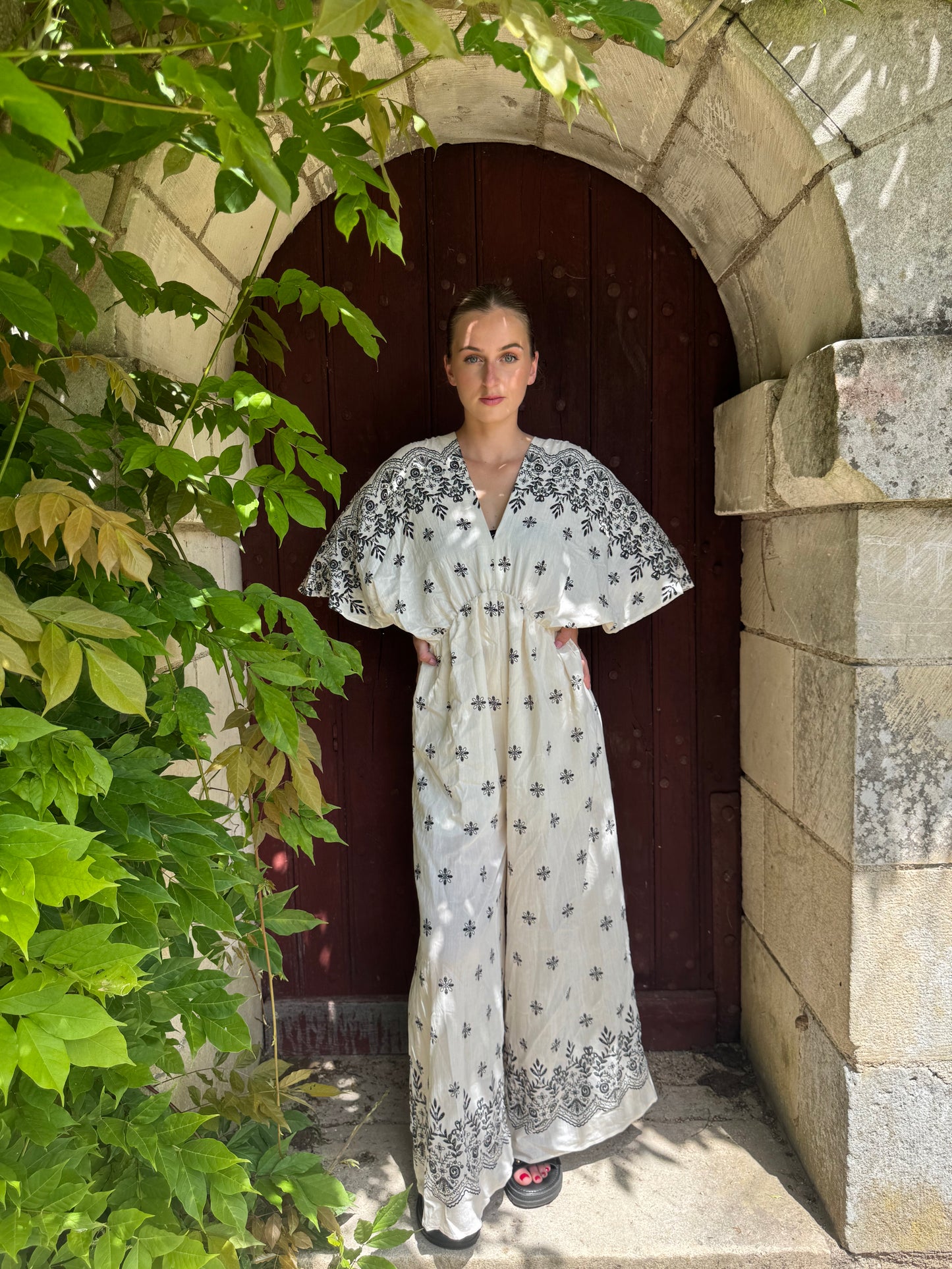 Combinaison pantalon noire et blanche à motifs Pichai
