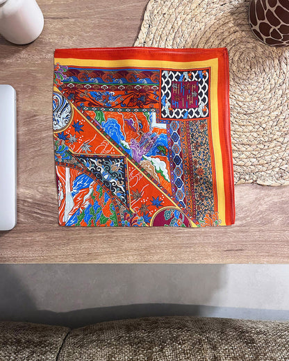 Carré de soie rouge et orange Pracha