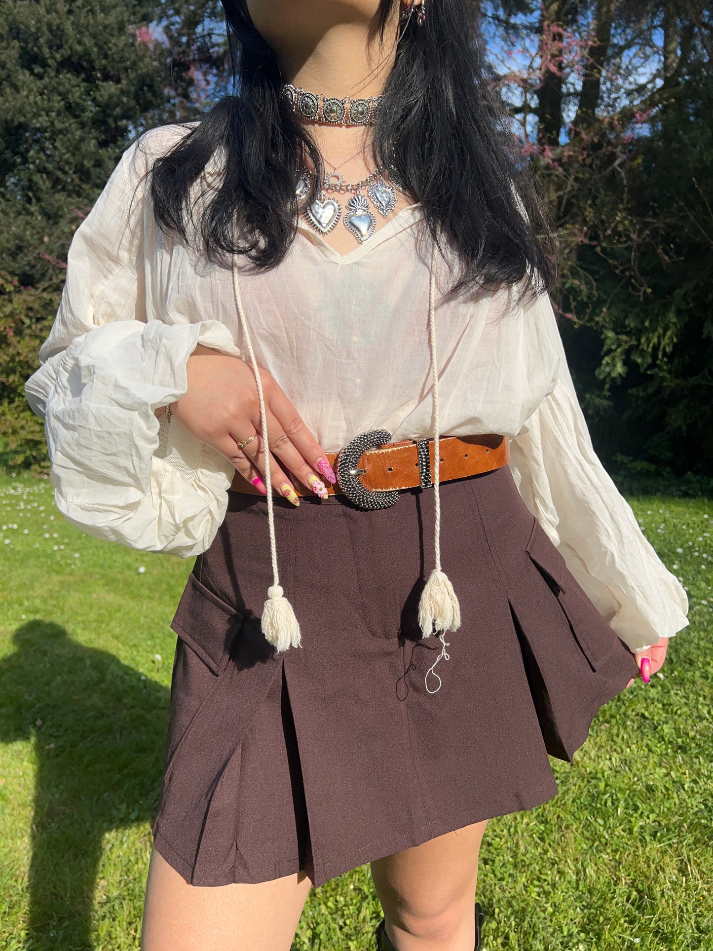 Look complet jupe-short marron Bussaba avec haut crème – tenue estivale – Kaprys